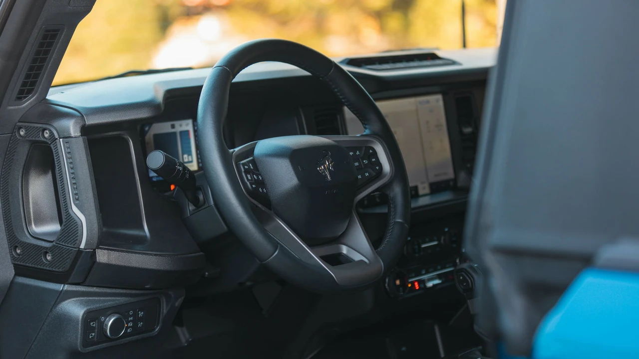 2021 Ford Bronco 6th Gen - Image 15 of 26
