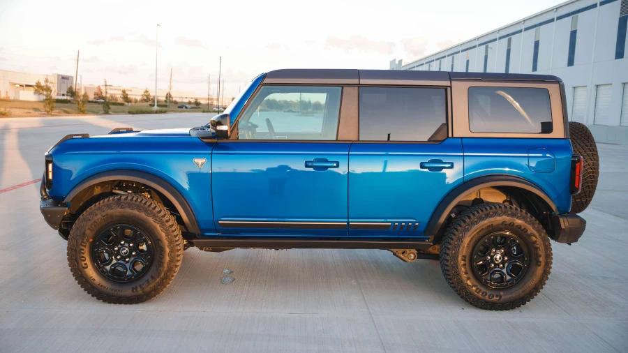 2021 Ford Bronco 6th Gen - Image 2 of 17