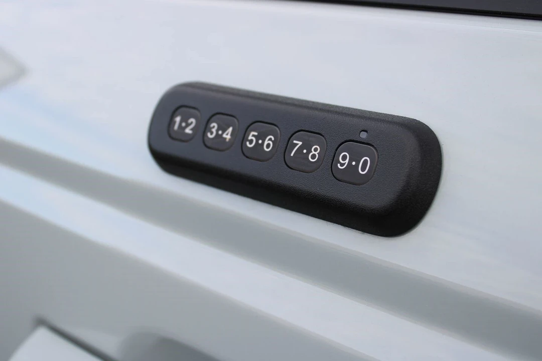 2021 Ford Bronco 6th Gen - Image 10 of 21