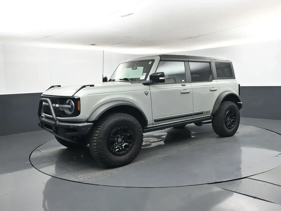 2021 Ford Bronco 6th Gen - Image 10 of 11