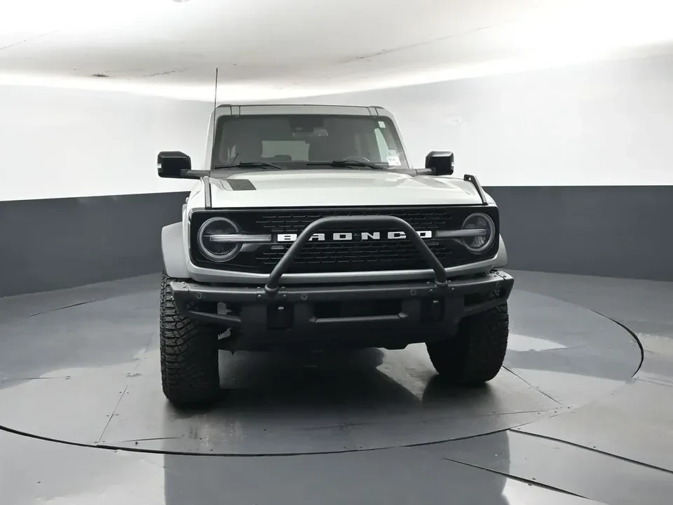 2021 Ford Bronco 6th Gen - Image 9 of 11