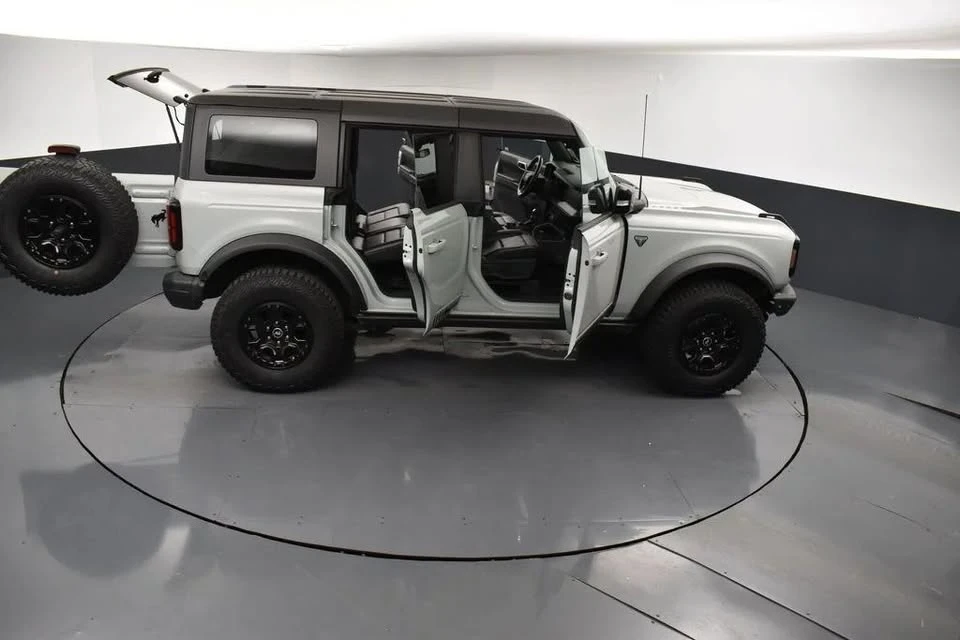 2021 Ford Bronco 6th Gen - Image 4 of 12