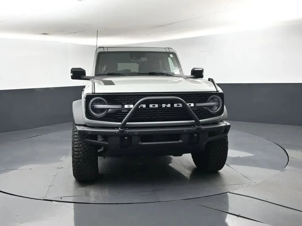 2021 Ford Bronco 6th Gen - Image 2 of 12