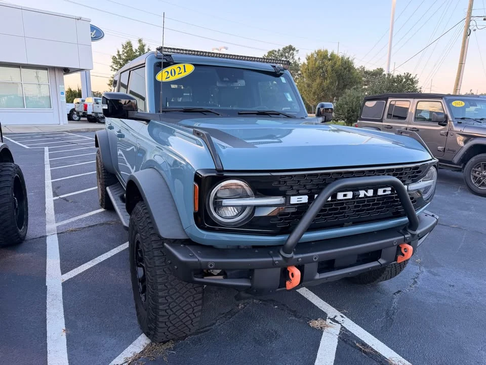2021 Ford Bronco 6th Gen - Image 2 of 10