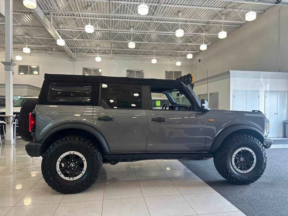 2021 Ford Bronco 6th Gen - Image 3 of 19