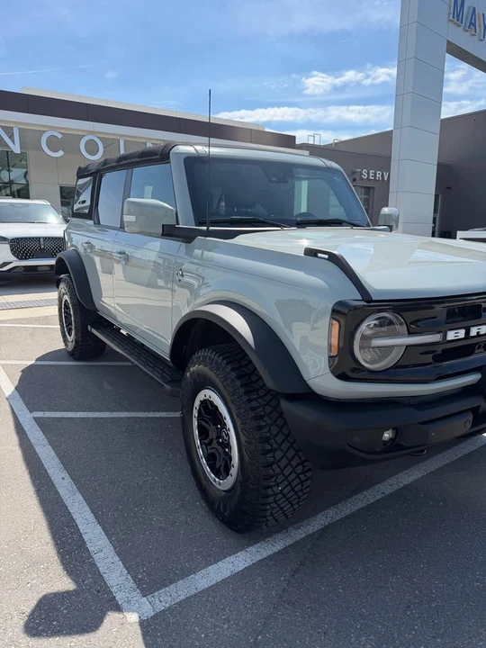 2021 Ford Bronco 6th Gen - Image 3 of 15