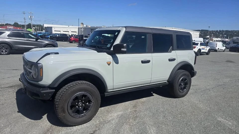 2021 Ford Bronco 6th Gen - Image 10 of 10