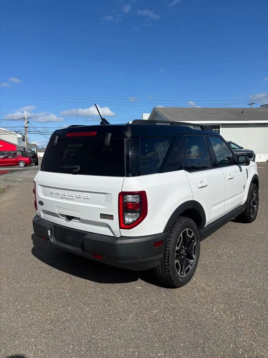 2021 Ford Bronco 6th Gen - Image 6 of 16