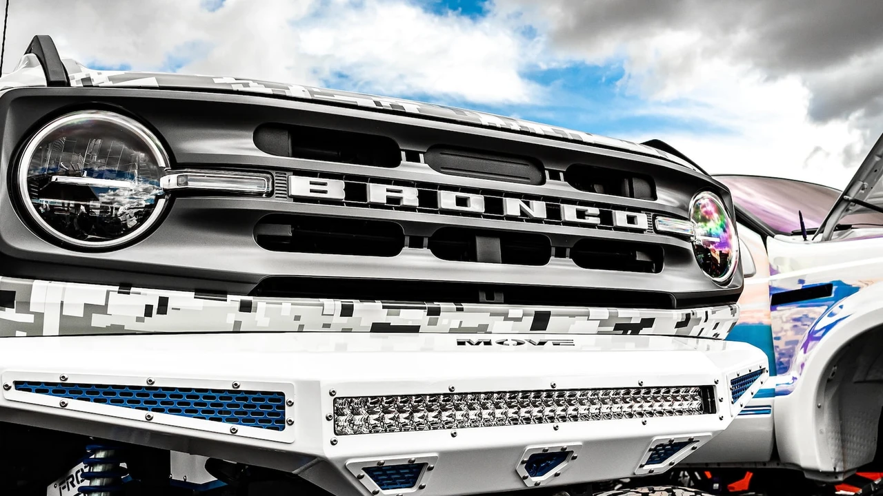 2021 Ford Bronco 6th Gen - Image 3 of 21