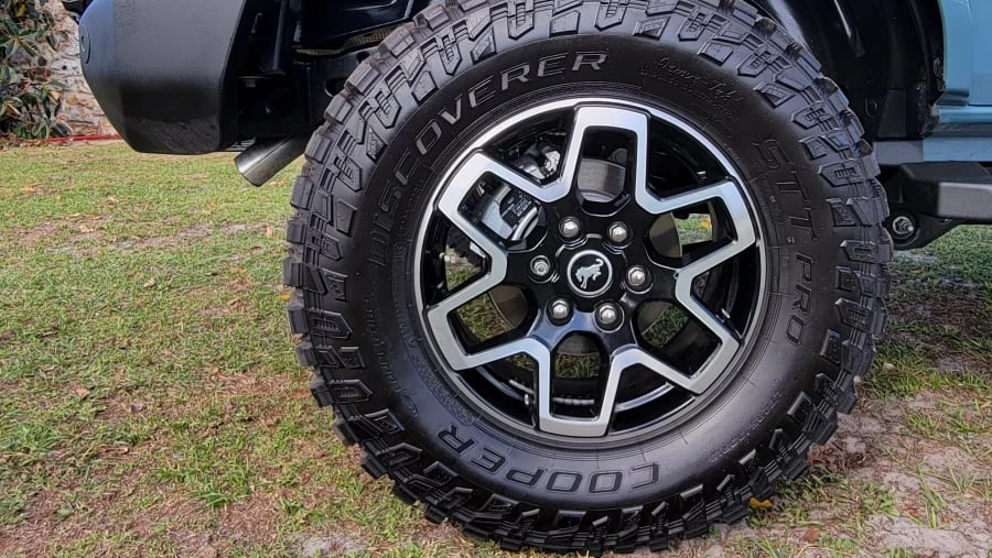2021 Ford Bronco 6th Gen - Image 15 of 31