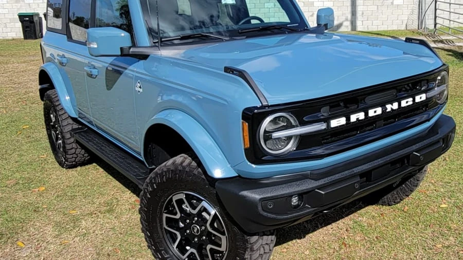 2021 Ford Bronco 6th Gen - Image 9 of 31