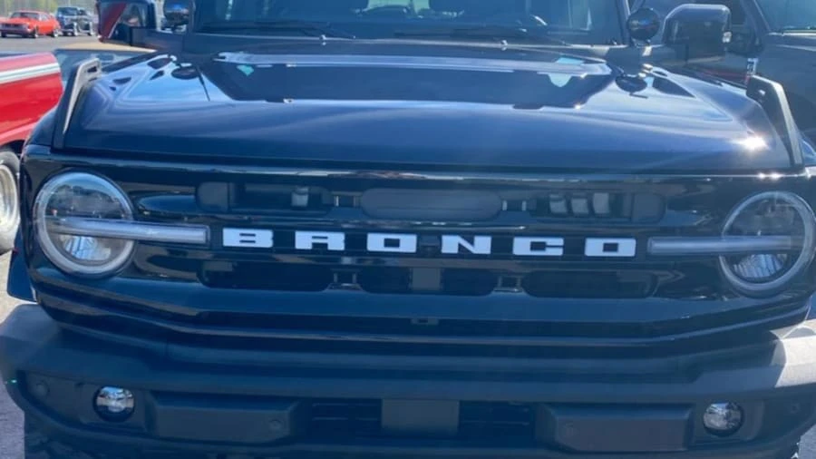 2021 Ford Bronco 6th Gen - Image 8 of 10