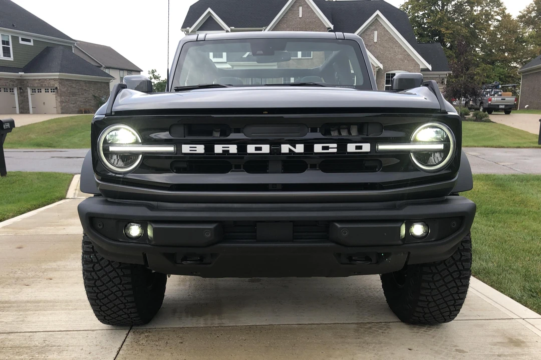 2021 Ford Bronco 6th Gen - Image 2 of 30