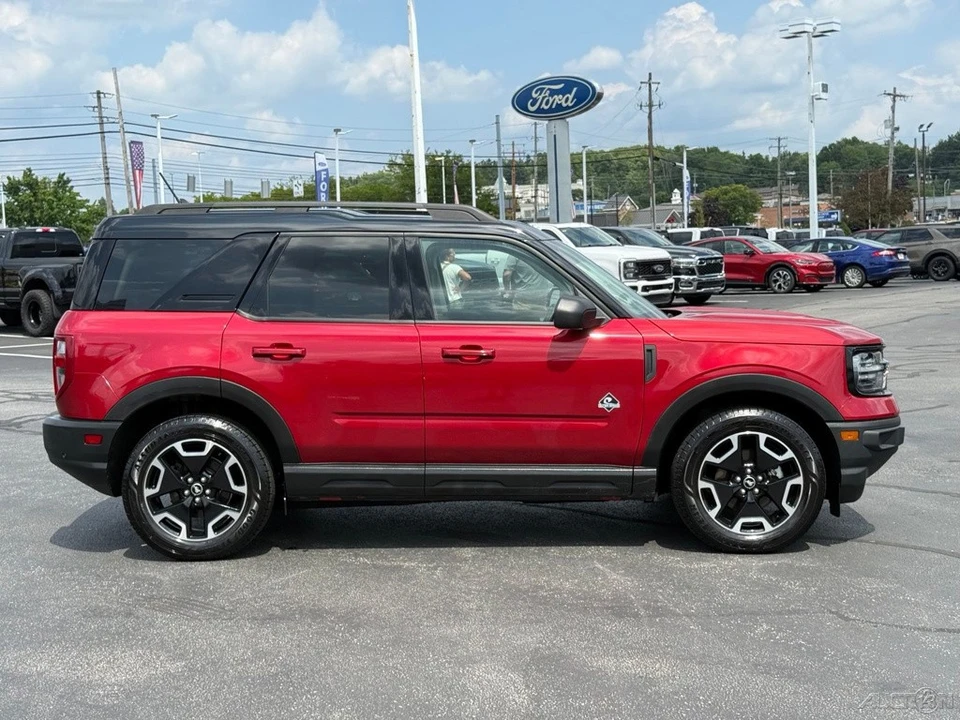 2021 Ford Bronco 6th Gen - Image 3 of 24