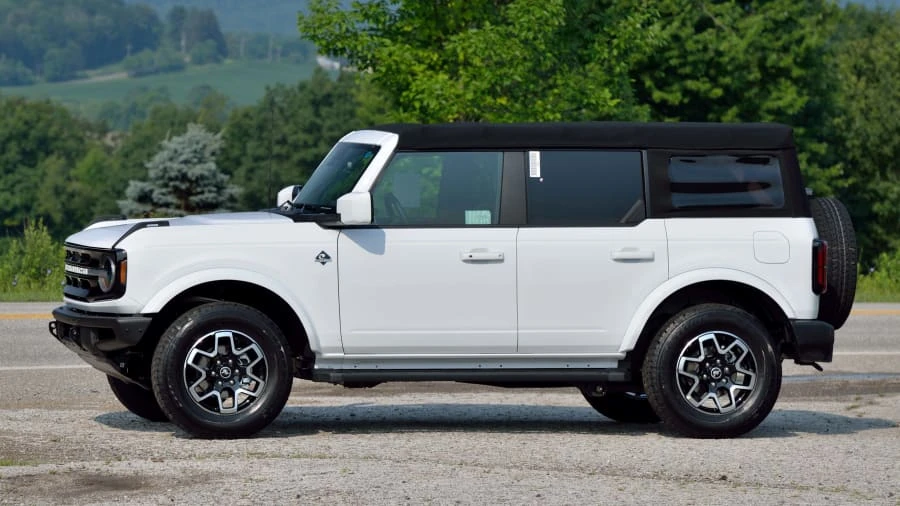 2021 Ford Bronco 6th Gen - Image 29 of 31
