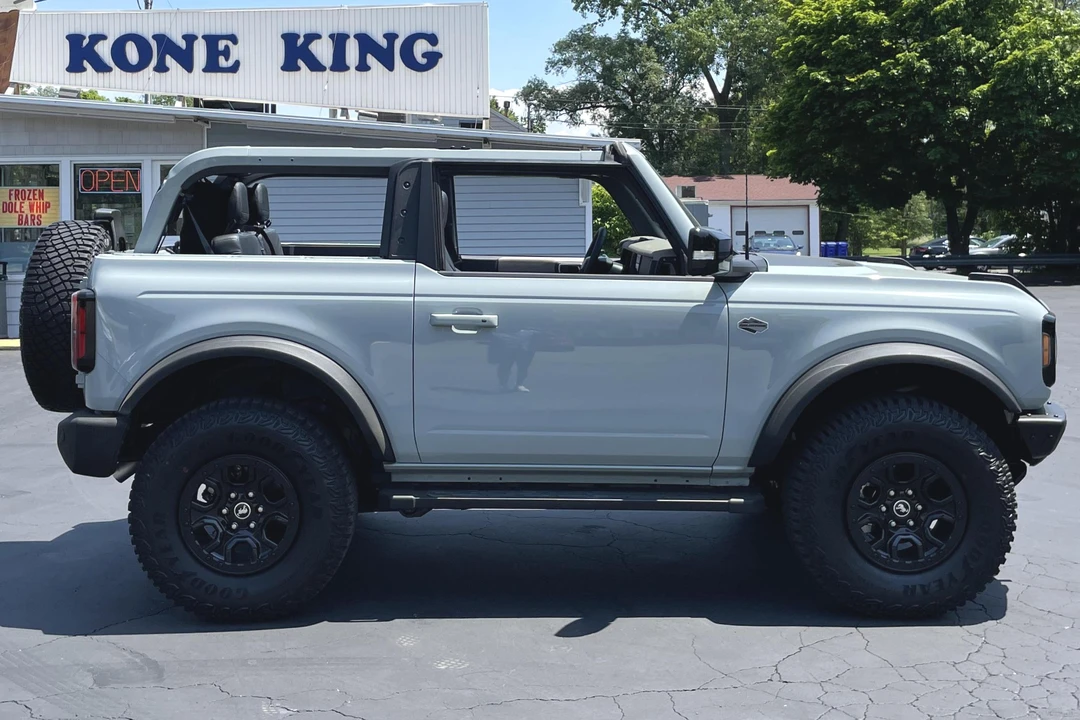 2021 Ford Bronco 6th Gen - Image 3 of 26