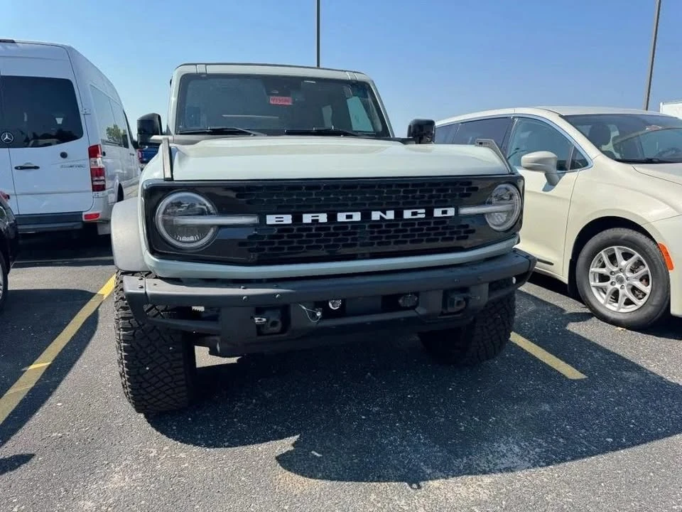 2021 Ford Bronco 6th Gen - Image 2 of 9