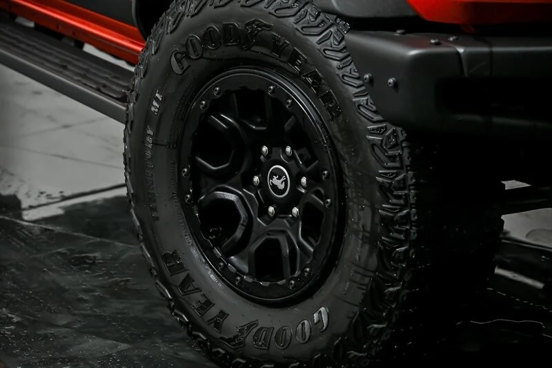 2021 Ford Bronco 6th Gen - Image 3 of 21