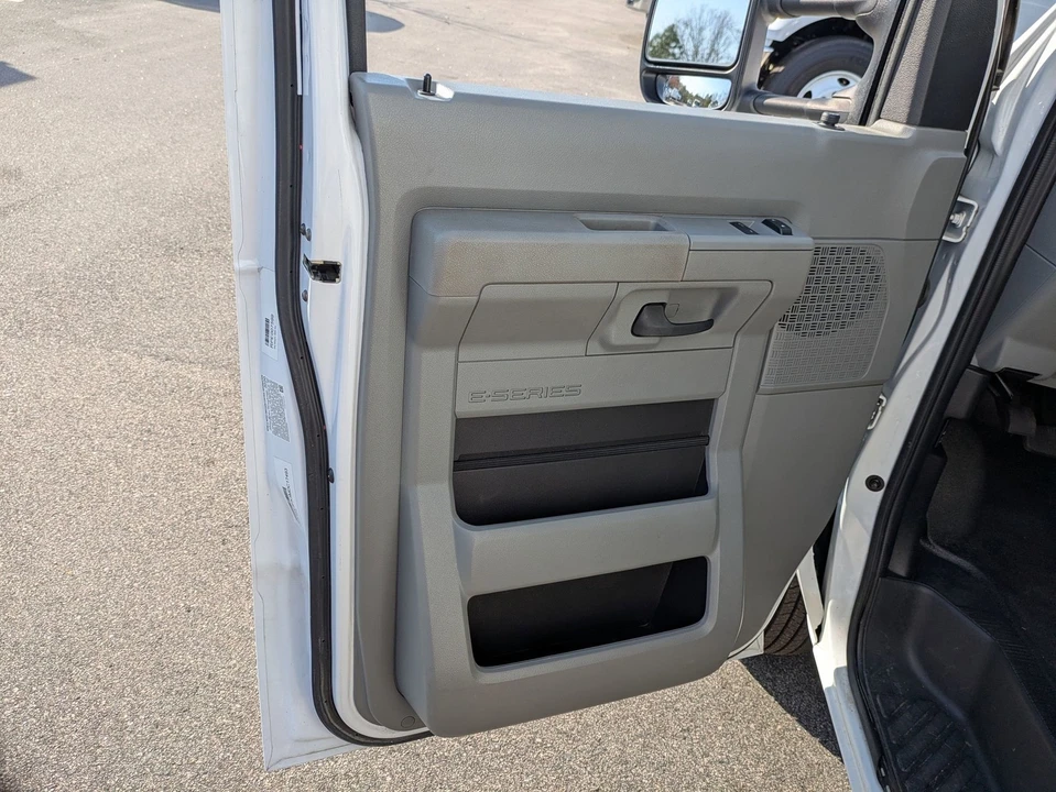 2021 Ford Econoline Van - Image 13 of 21