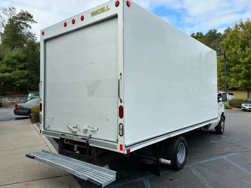 2021 Ford Econoline Van - Image 10 of 12