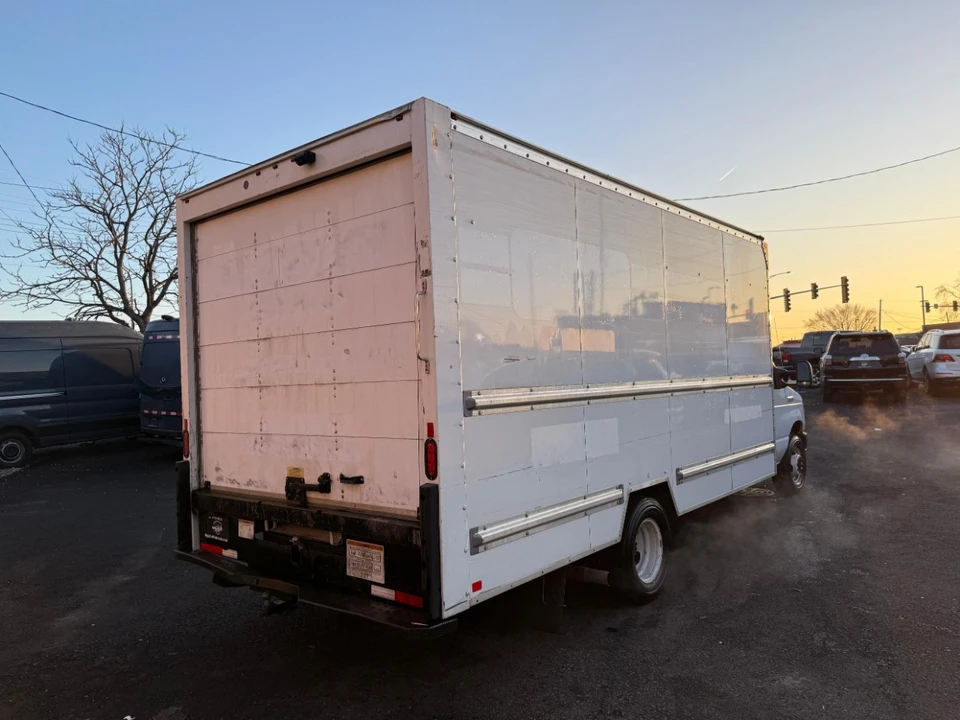 2021 Ford Econoline Van - Image 9 of 21
