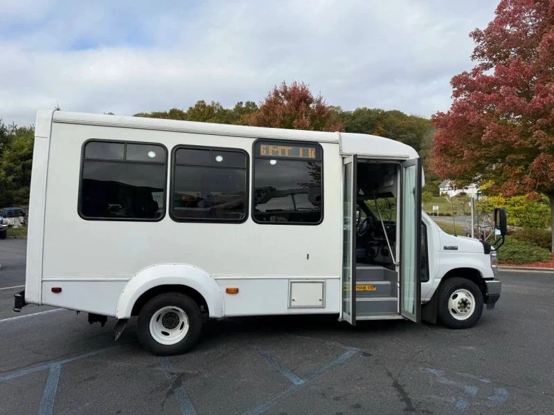 2021 Ford Econoline Van - Image 5 of 12