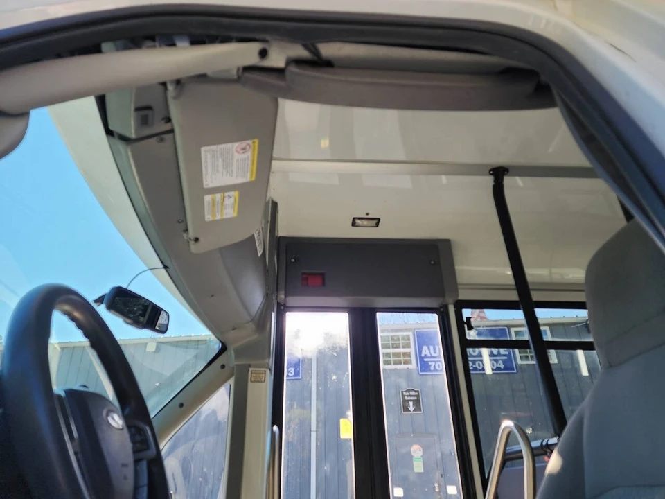 2021 Ford Econoline Van - Image 13 of 31