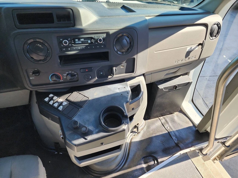 2021 Ford Econoline Van - Image 18 of 31