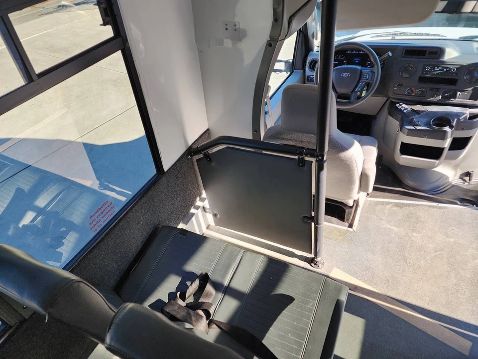 2021 Ford Econoline Van - Image 22 of 31