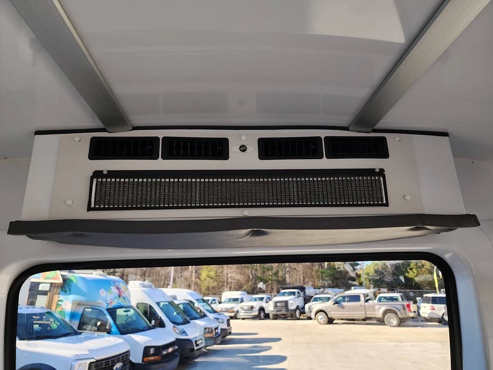 2021 Ford Econoline Van - Image 25 of 31