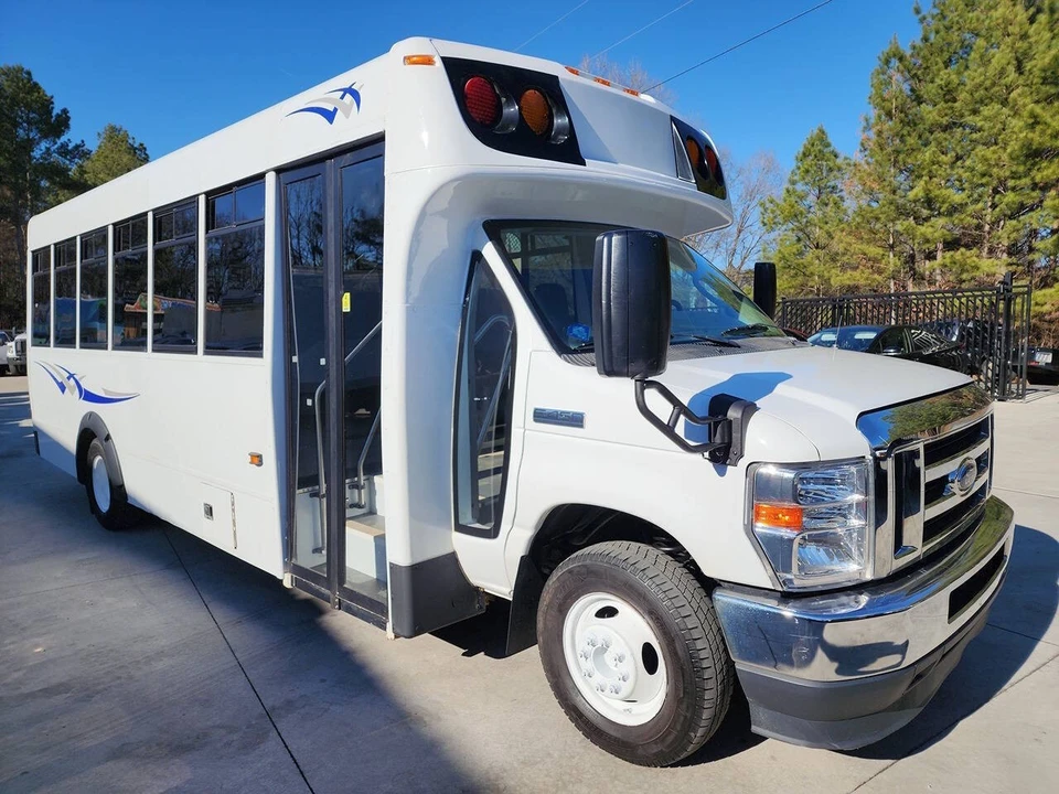 2021 Ford Econoline Van - Image 8 of 31