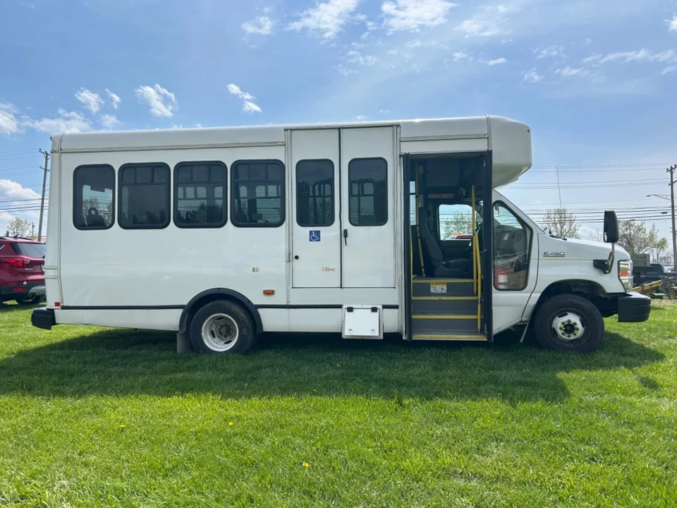 2021 Ford Econoline Van - Image 4 of 21