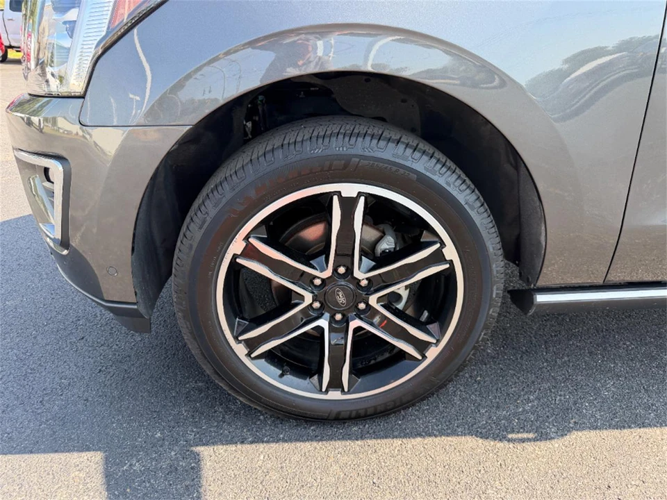 2021 Ford Expedition 4th Gen - Image 9 of 31