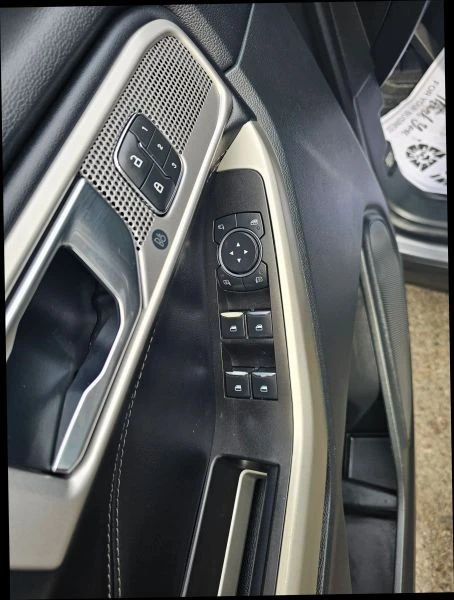 2021 Ford Explorer 6th Gen - Image 8 of 12