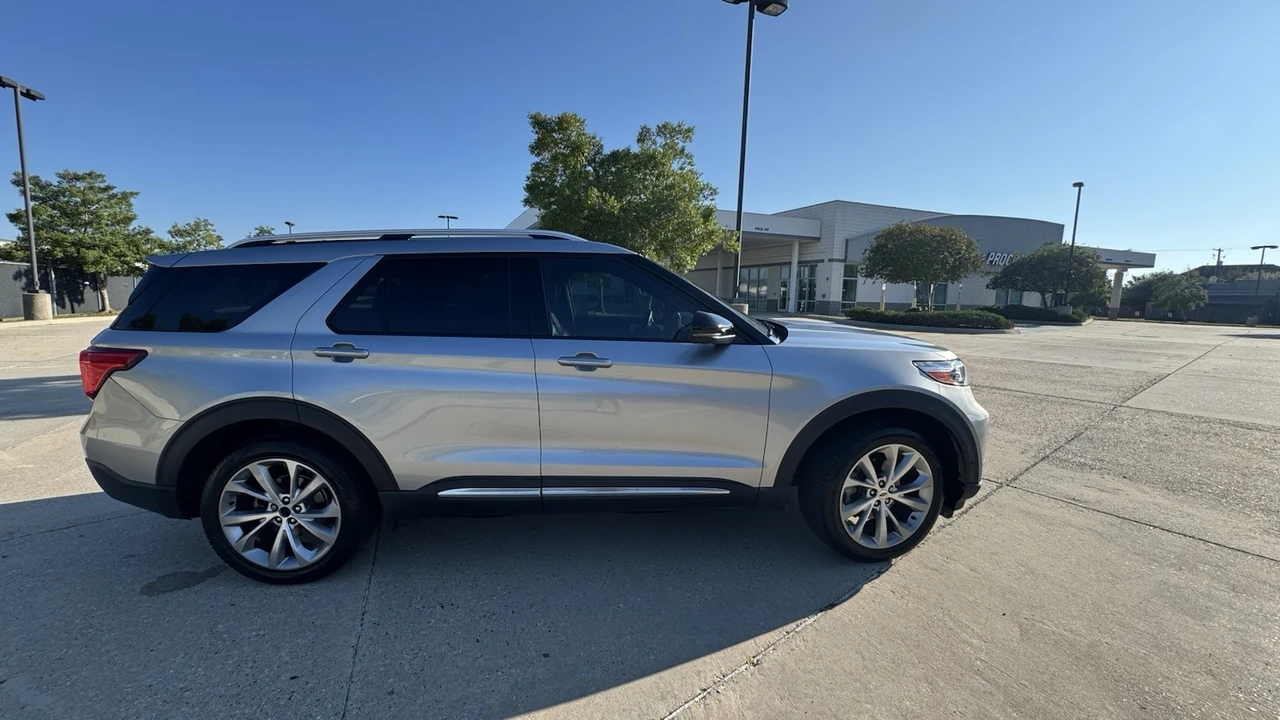 2021 Ford Explorer 6th Gen - Image 3 of 9