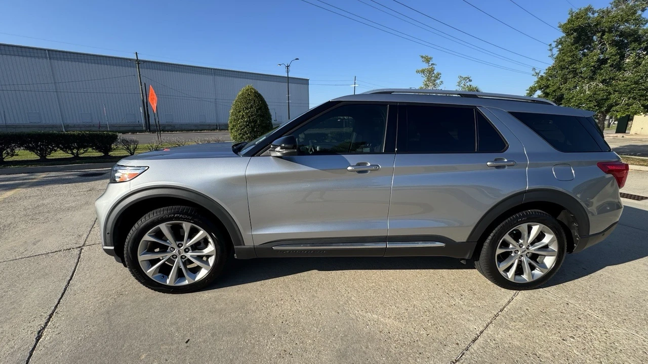 2021 Ford Explorer 6th Gen - Image 4 of 9