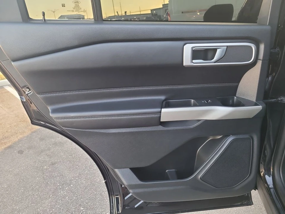 2021 Ford Explorer 6th Gen - Image 9 of 12