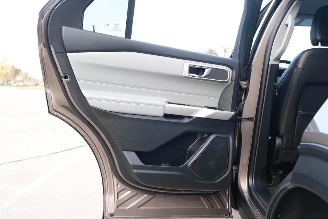 2021 Ford Explorer 6th Gen - Image 17 of 31