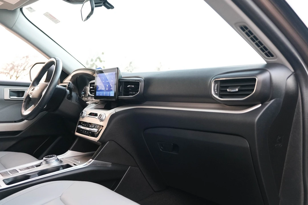 2021 Ford Explorer 6th Gen - Image 26 of 31