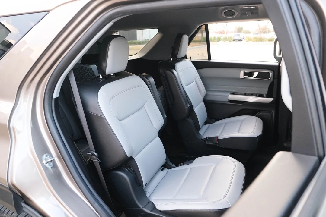 2021 Ford Explorer 6th Gen - Image 24 of 31