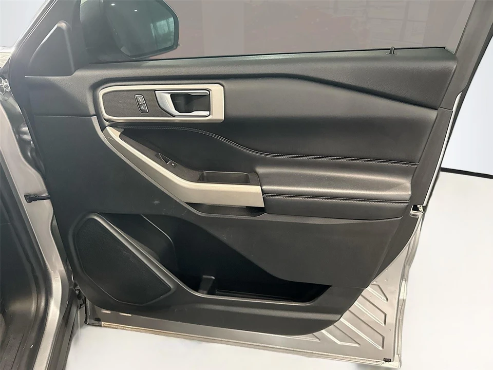 2021 Ford Explorer 6th Gen - Image 14 of 16