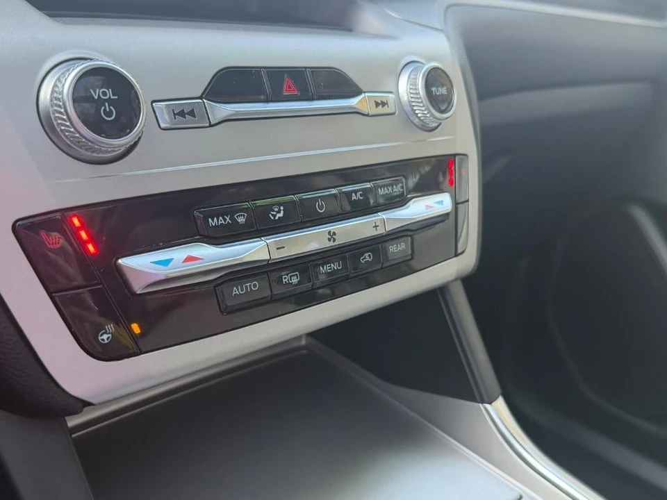 2021 Ford Explorer 6th Gen - Image 19 of 21