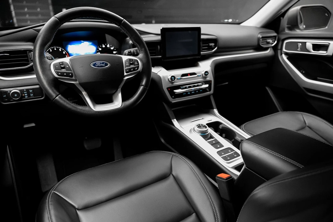 2021 Ford Explorer 6th Gen - Image 2 of 12