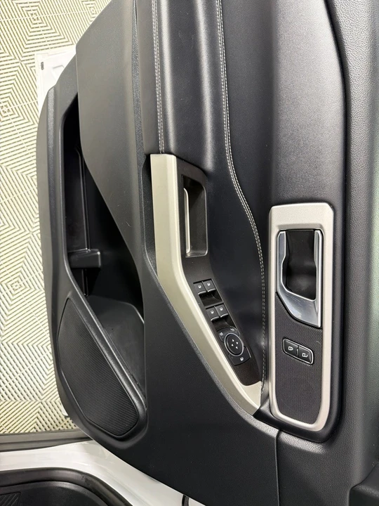 2021 Ford Explorer 6th Gen - Image 11 of 12