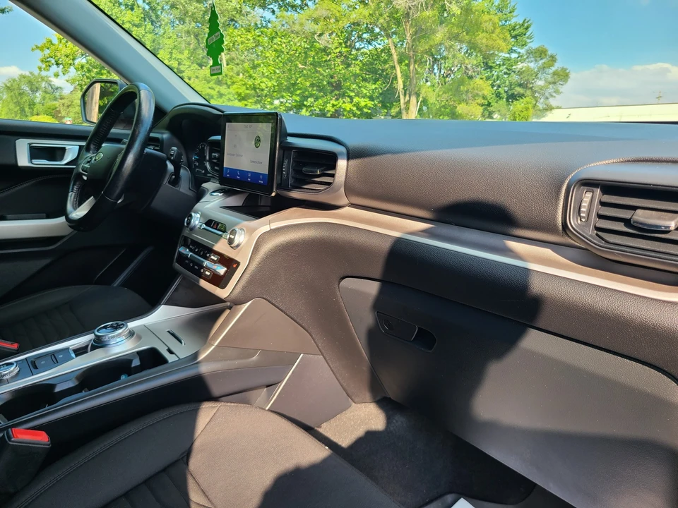 2021 Ford Explorer 6th Gen - Image 17 of 21
