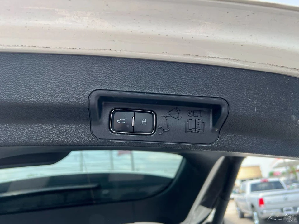 2021 Ford Explorer 6th Gen - Image 17 of 21