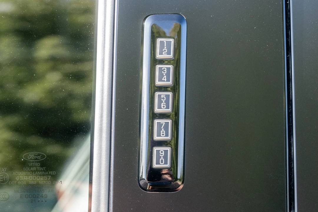 2021 Ford F-150 Raptor 14th Gen - Image 25 of 31