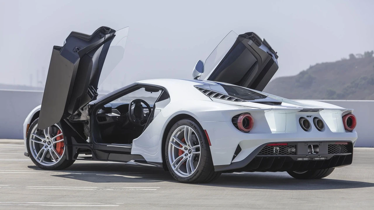 2021 Ford GT 2nd Gen - Image 16 of 31