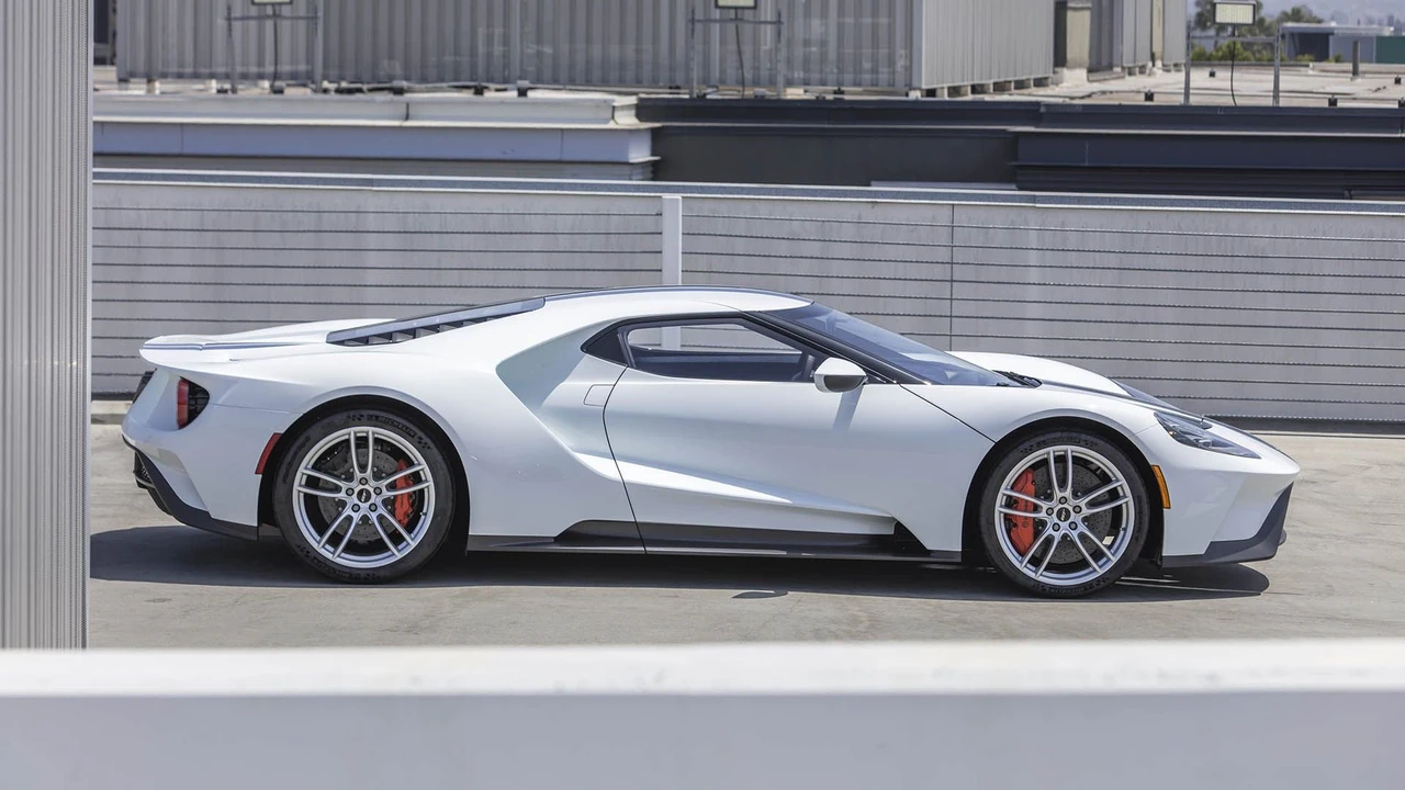 2021 Ford GT 2nd Gen - Image 14 of 31