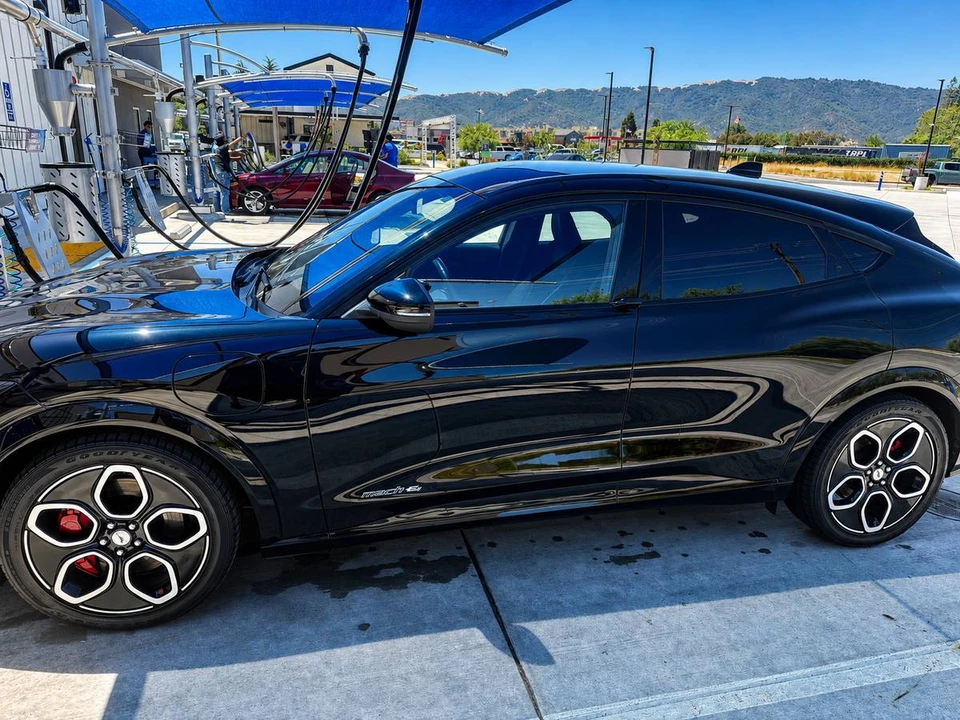 2021 Ford Mustang Mach-E - Image 5 of 17